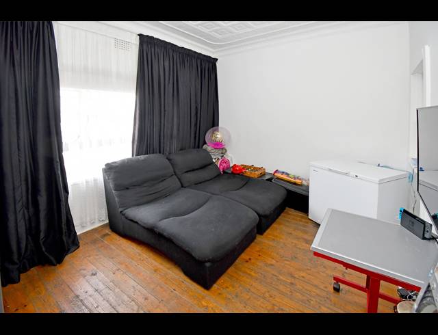 4 BEDROOM HOUSE FOR SALE IN MAYFAIR WEST